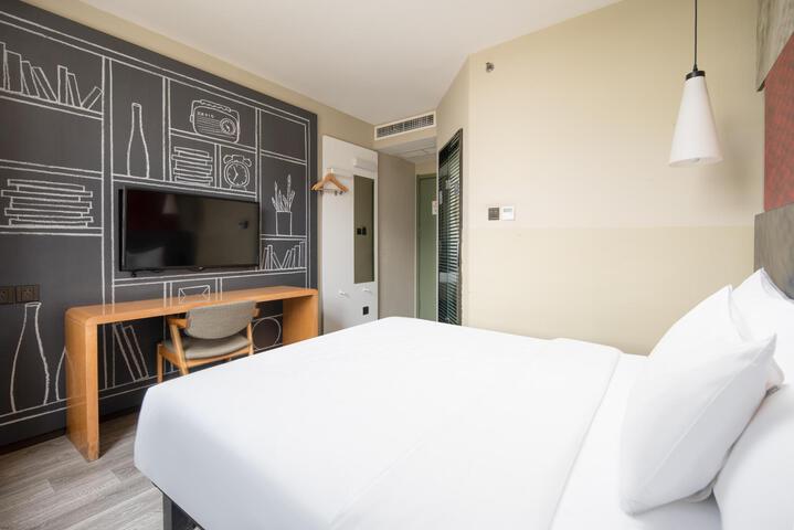 Room 36 of 41