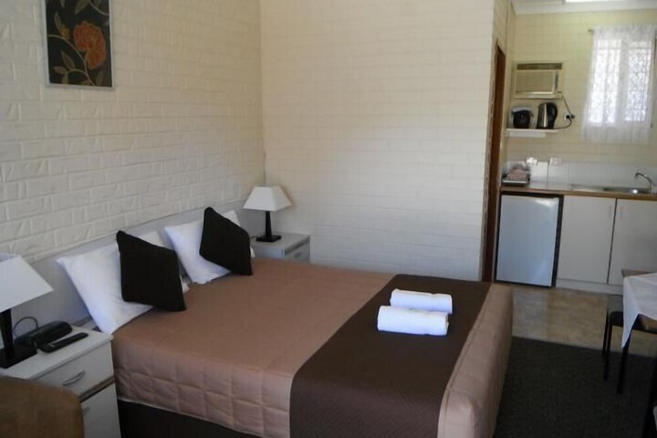 Room 8 of 15