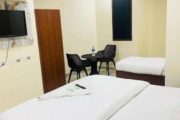 Room 6 of 19