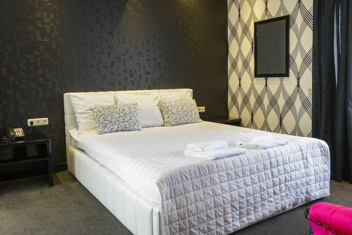 Room 10 of 40
