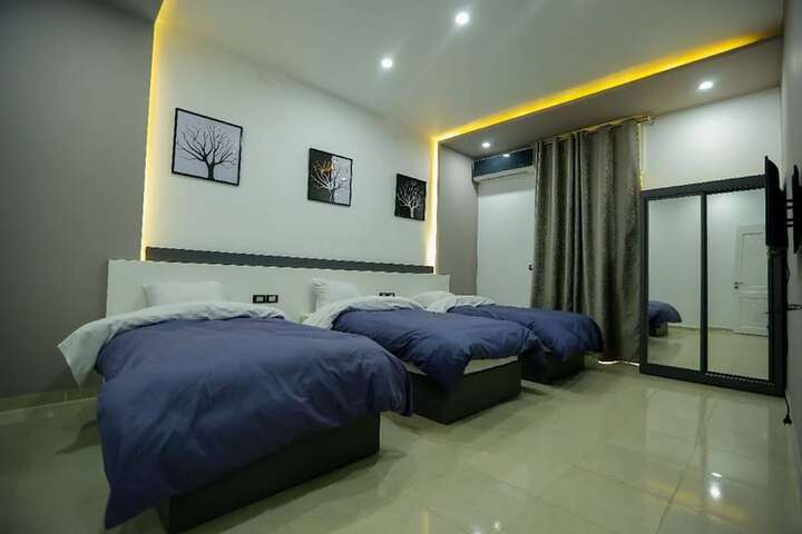 Room 10 of 34