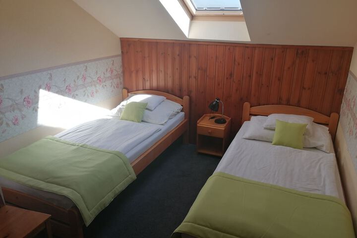 Room 3 of 46