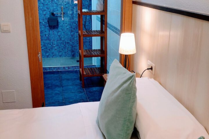 Room 13 of 70