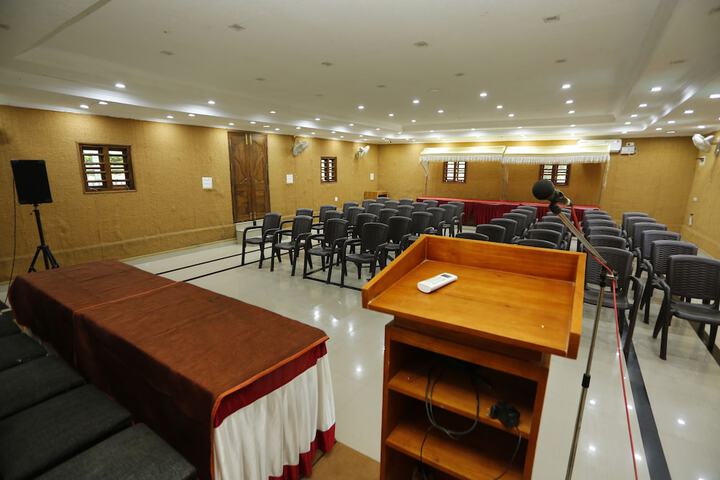 Business Center 32 of 63