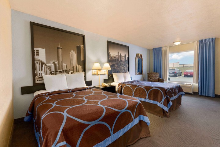 2 Double Beds (4 of 12)
