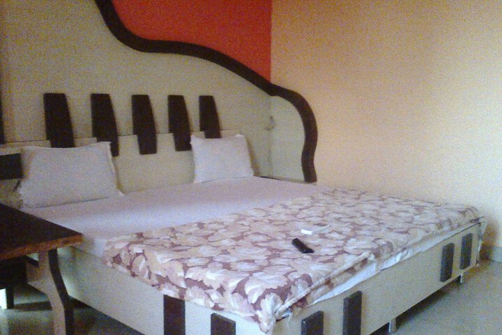 Room 9 of 23