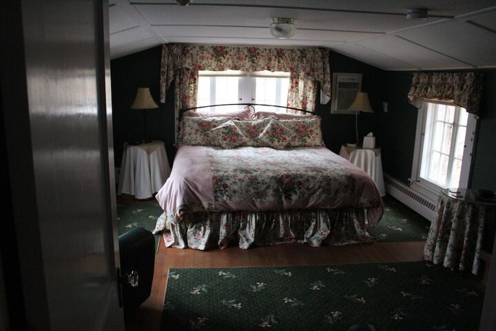 Room 7 of 14