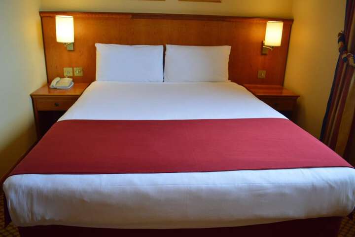 Room 7 of 17