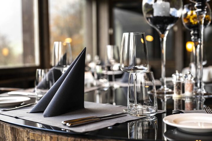 Dining 44 of 77