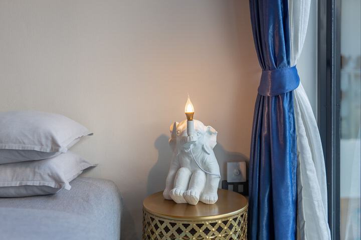 Room 21 of 143
