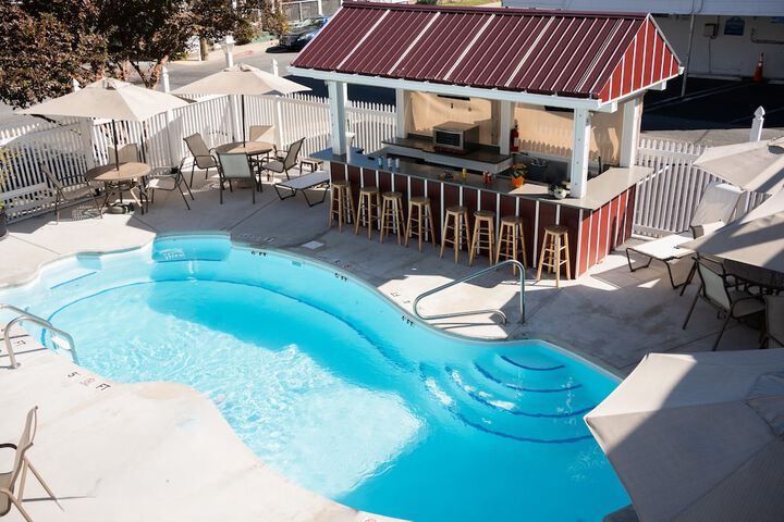 Pool 79 of 83