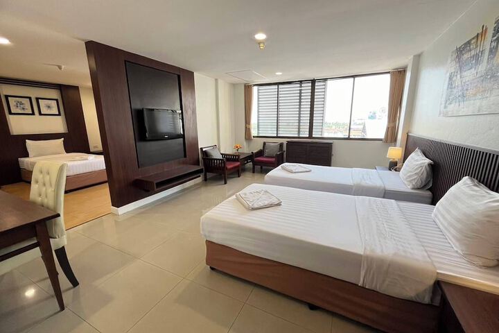 Room 10 of 49