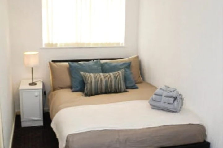 Room 6 of 6