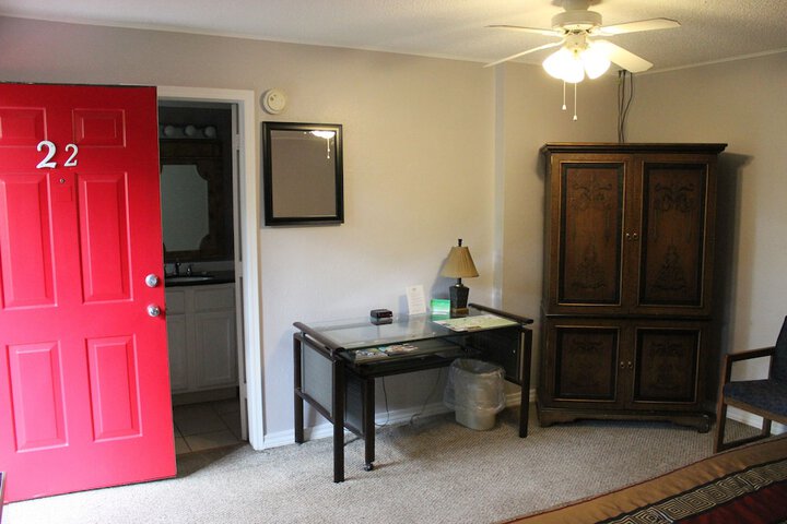 Room 43 of 219