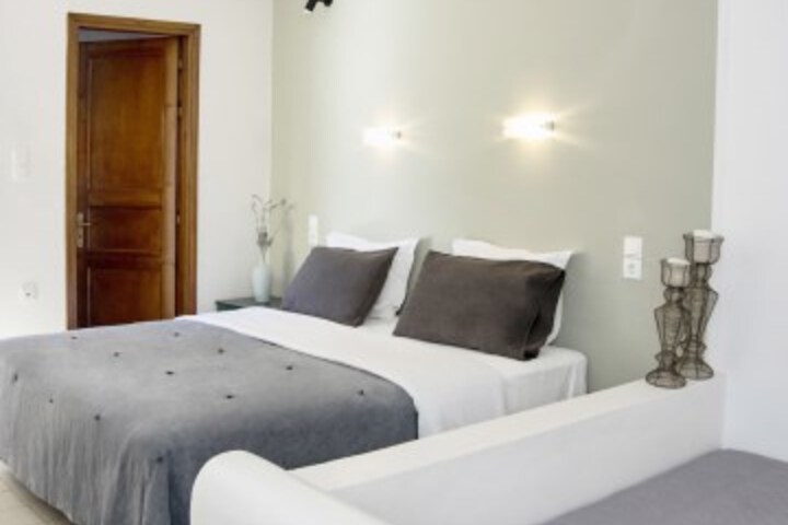 Room 10 of 49
