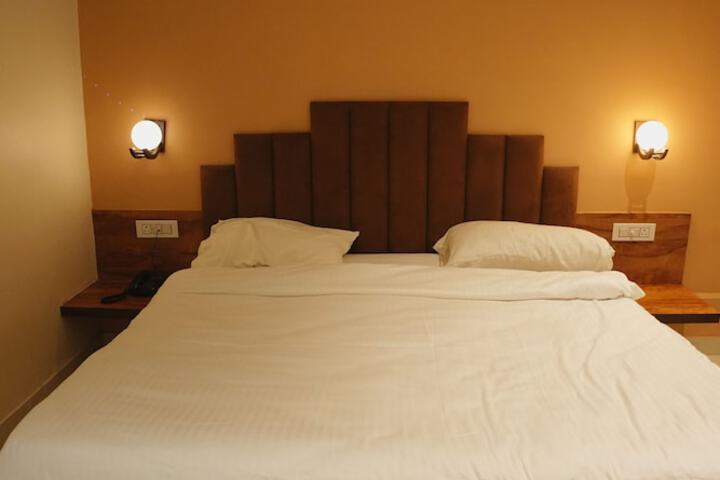 Room 3 of 11