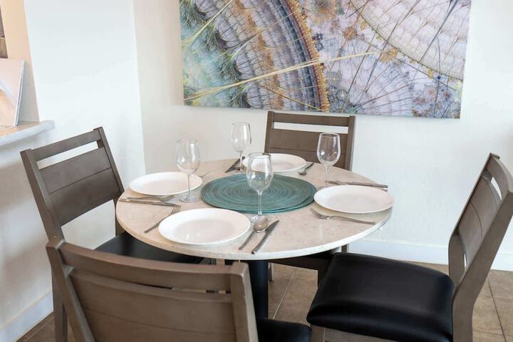 Dining 43 of 65