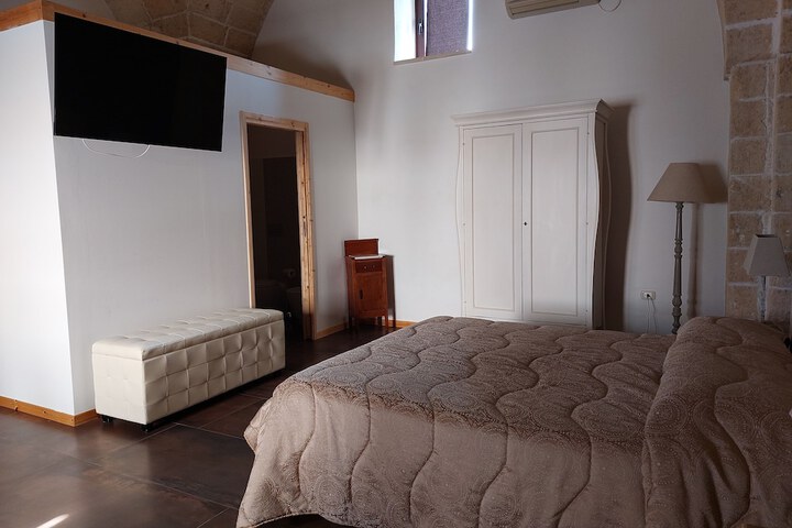 Room 11 of 42