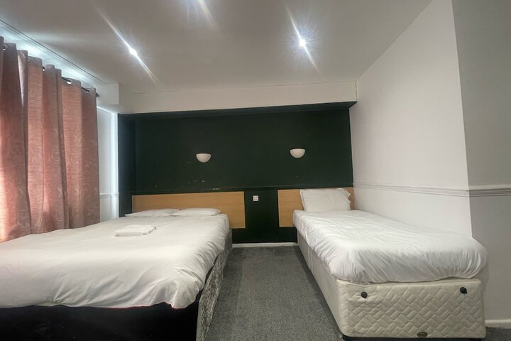 Room 3 of 8