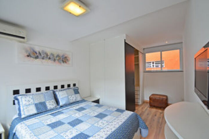 Room 9 of 27