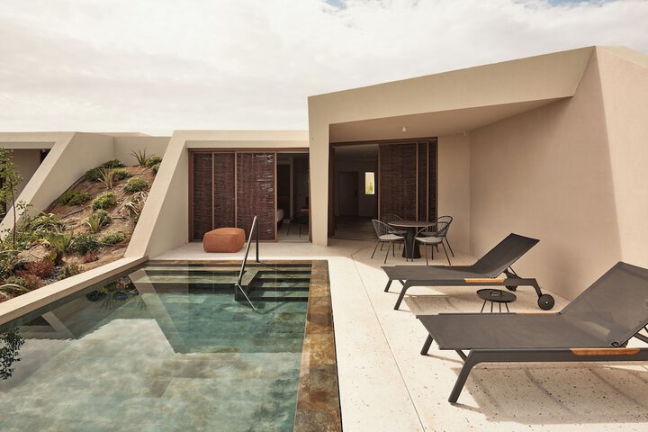 Pool 103 of 251