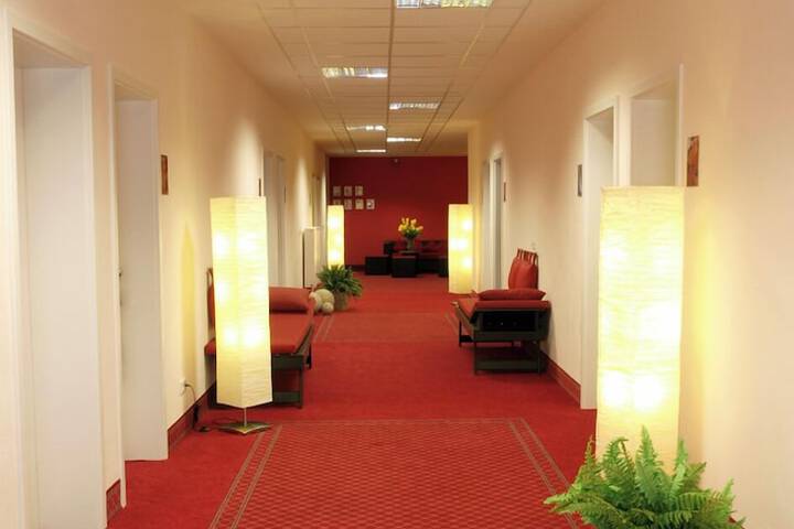 Ballroom/Hall 15 of 17