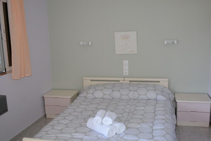 Room 12 of 34
