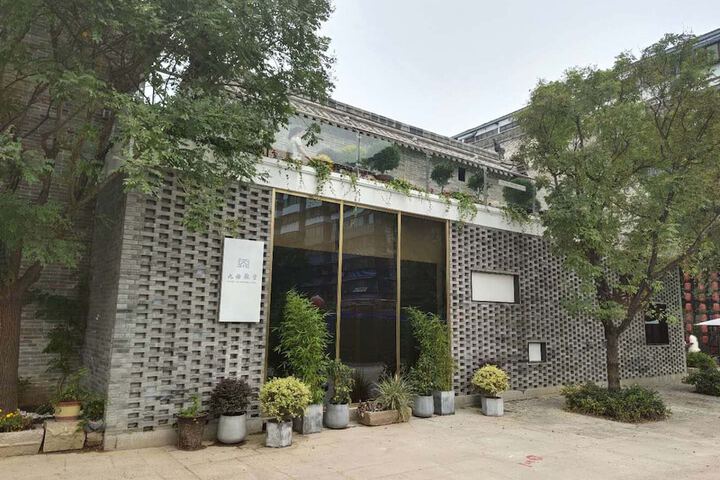Hotel 99 of 101