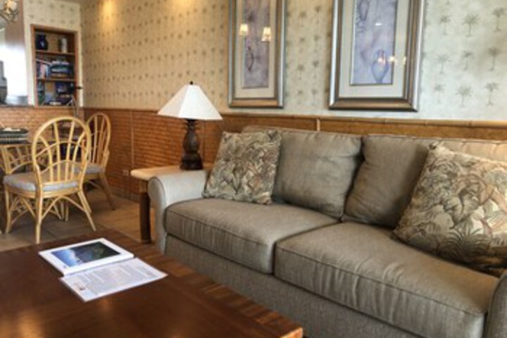 Room 8 of 11
