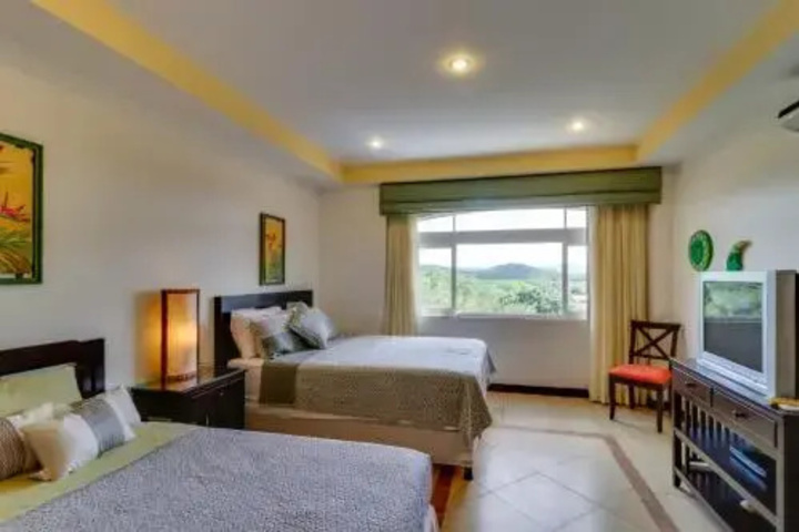 Room 4 of 26