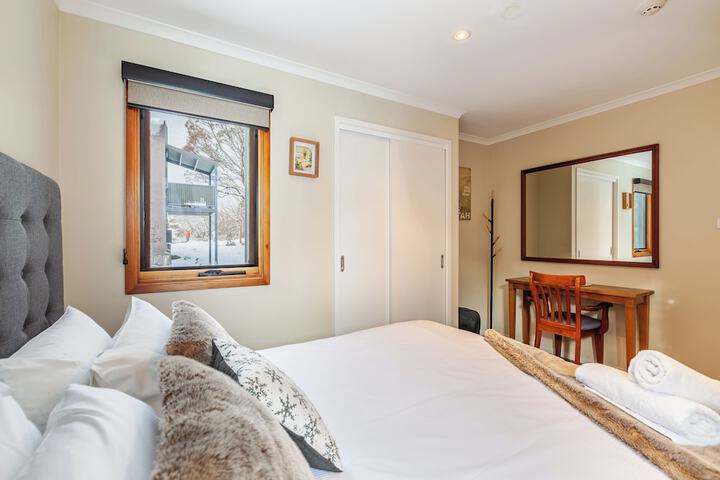 Room 20 of 166