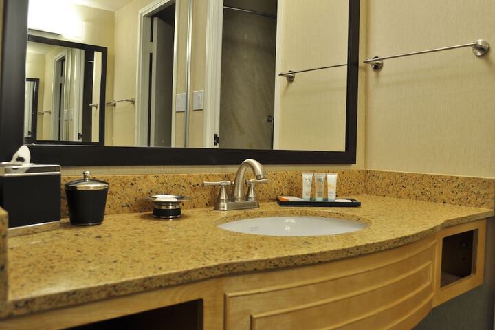 Bathroom sink