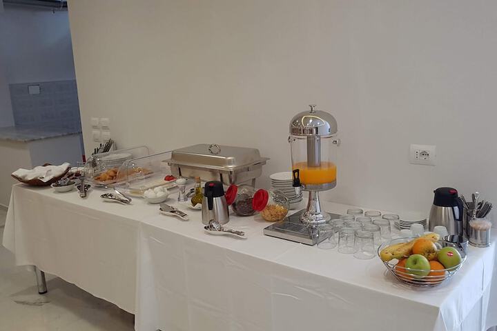 Breakfast/Coffee Service 100 of 111