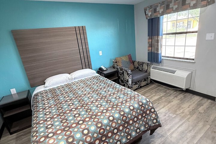 Room 9 of 22