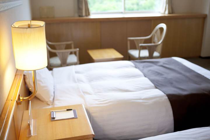 Room 9 of 39