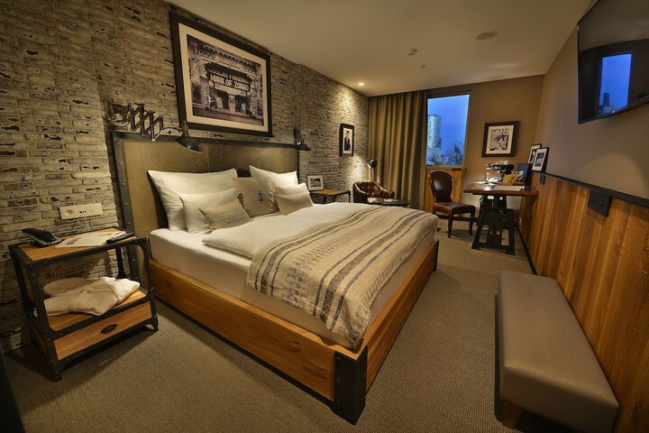 Room 21 of 101