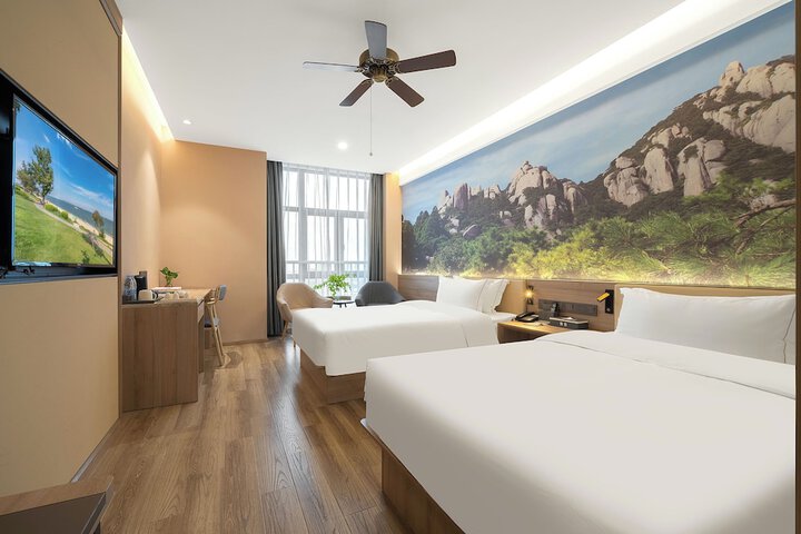 Room 10 of 20