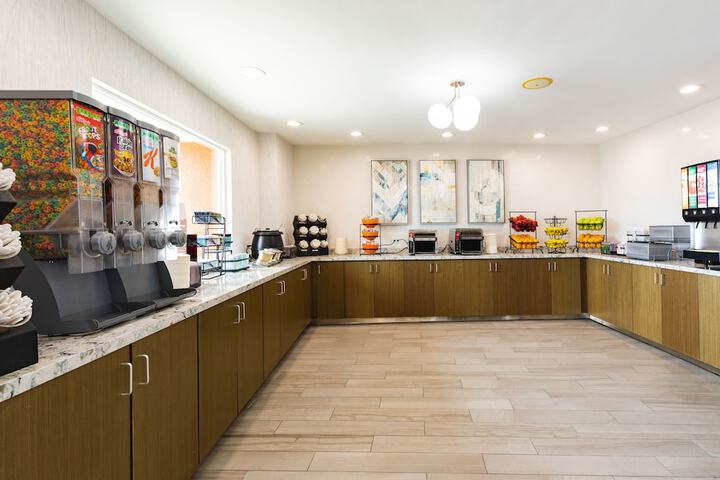 Breakfast area