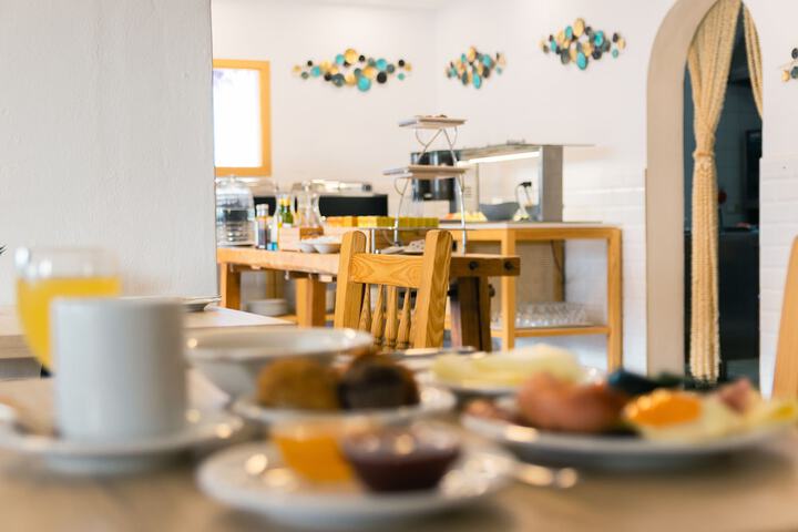 Breakfast/Coffee Service 33 of 38