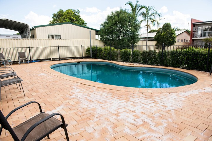 Pool 15 of 39