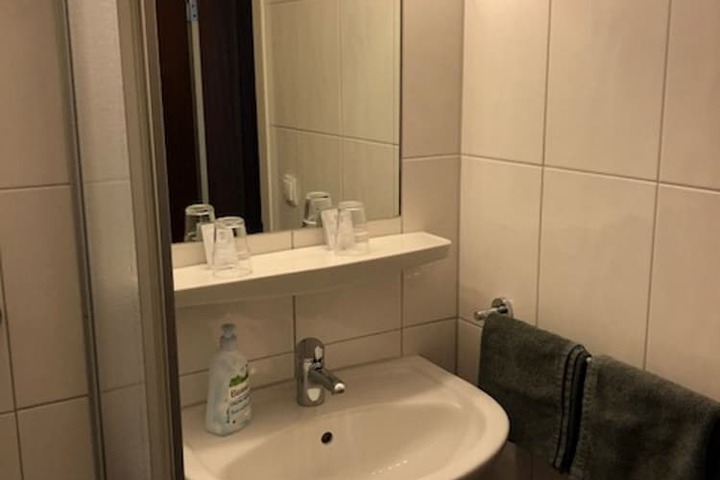 Room 16 of 26