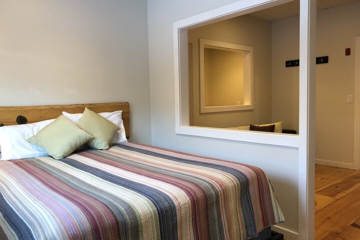 Room 34 of 77