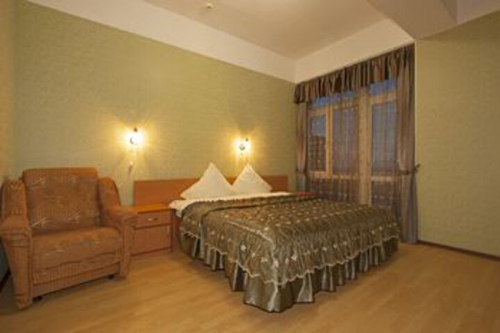 Room 8 of 30