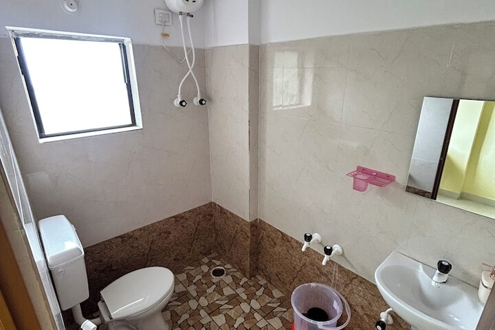 Room 6 of 7