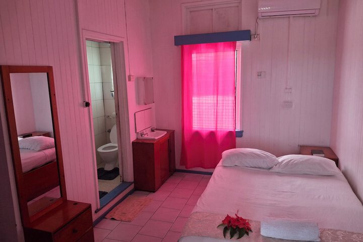Room 2 of 6