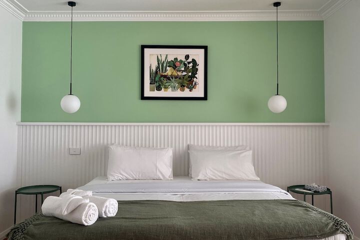 Room 10 of 42