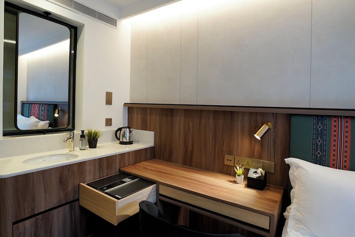 Room 8 of 61