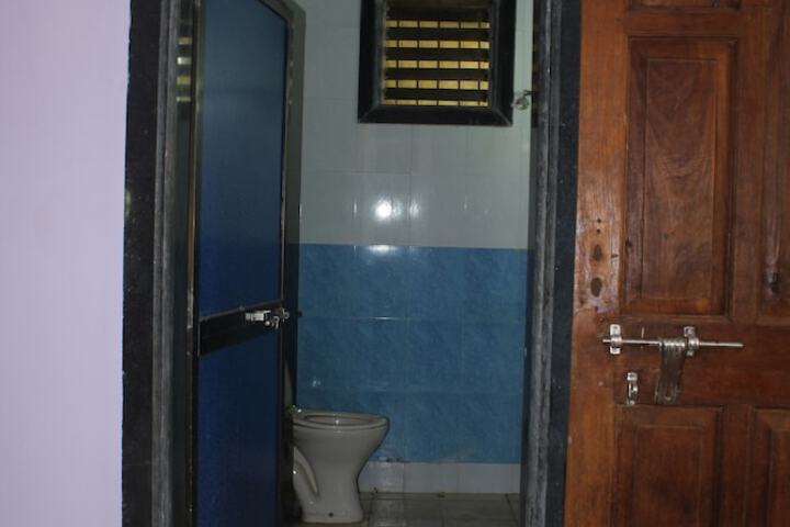 Room 8 of 11