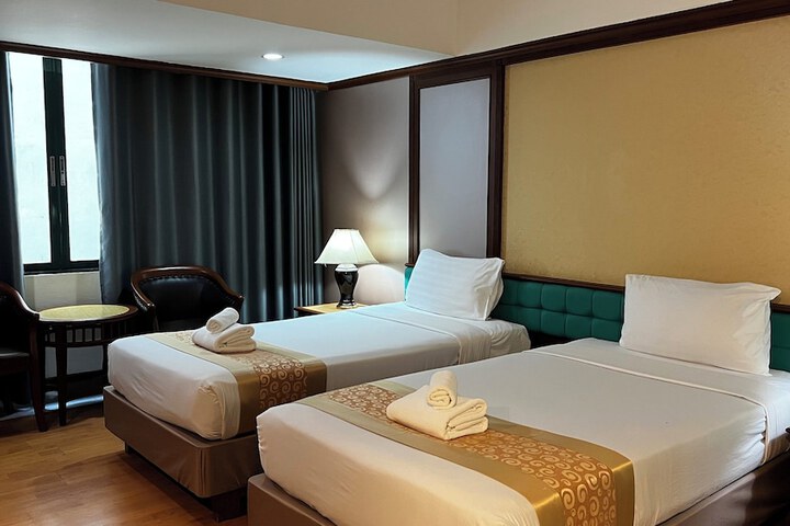 Room 18 of 32