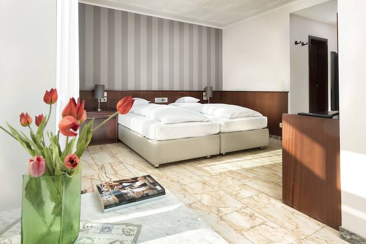 Room 8 of 20